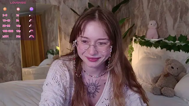 Snapshot of Yo_Pixxie chatting on October 10, 9:08 am Yo Pixxie online show from October 10, 9:08 am