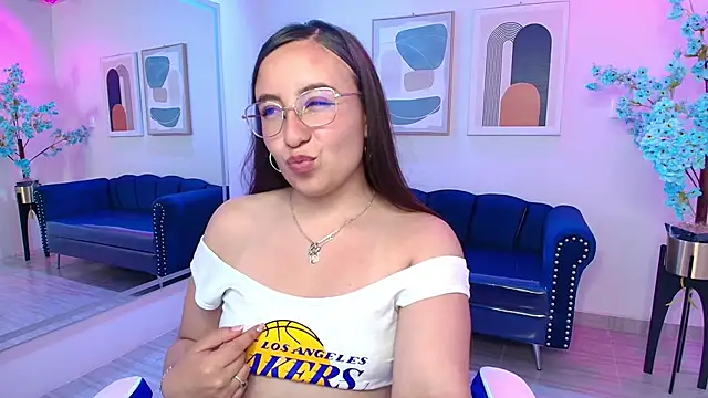 Lilyy evans online show from February 12, 5:48 pm