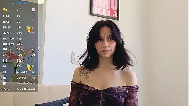 Snapshot of GerberaBlooms77 chatting on February 2, 4:11 pm GerberaBlooms77 online show from February 2, 4:11 pm