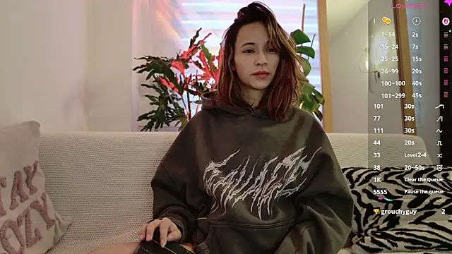 Snapshot of GerberaBlooms77 chatting on March 25, 10:54 am GerberaBlooms77 online show from March 25, 10:54 am