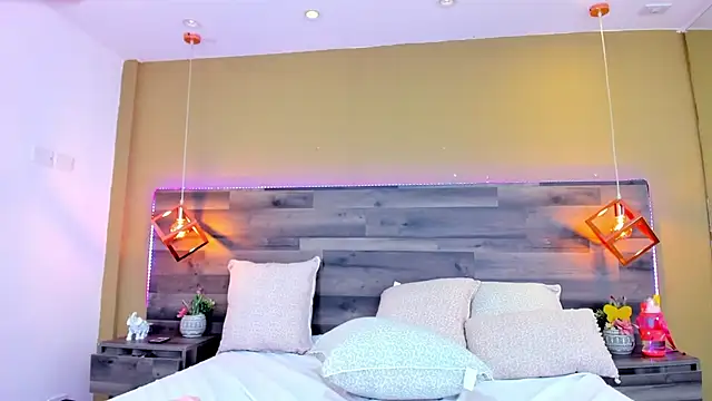 MeganCrow online show from March 9, 9:46 pm