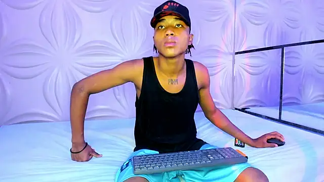 Snapshot of JackBBC18 chatting on February 1, 12:58 pm JackBBC18 online show from February 1, 12:58 pm