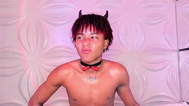 Snapshot of JackBBC18 chatting on February 8, 1:22 pm JackBBC18 online show from February 8, 1:22 pm