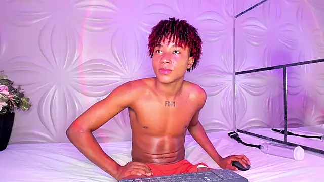 Snapshot of JackBBC18 chatting on February 13, 11:28 am JackBBC18 online show from February 13, 11:28 am