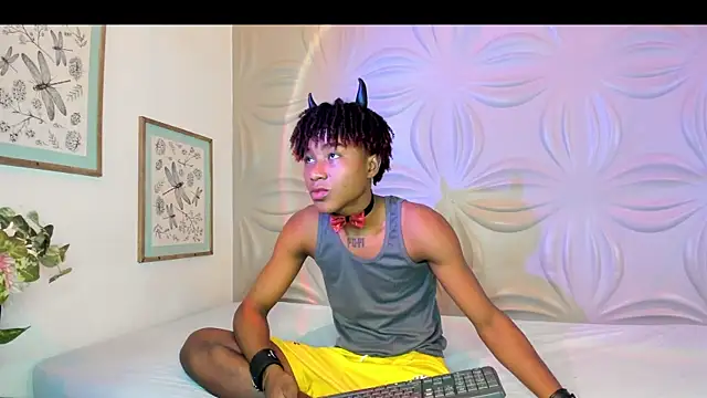 Snapshot of JackBBC18 chatting on February 20, 11:42 am JackBBC18 online show from February 20, 11:42 am