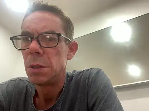 Snapshot of Kenhornu chatting on May 30, 7:11 pm Kenhornu online show from May 30, 7:11 pm