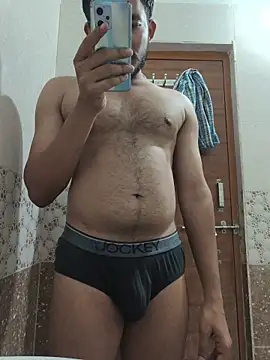 Snapshot of randit7 chatting on March 27, 5:24 am randit7 online show from March 27, 5:24 am