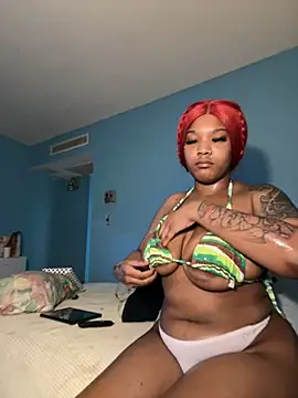 Snapshot of squirmxx10 chatting on February 18, 9:42 pm squirmxx10 online show from February 18, 9:42 pm