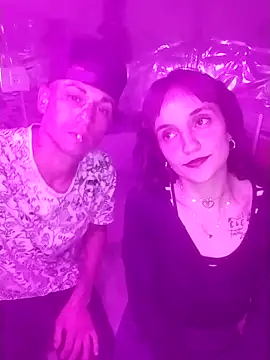 parejarica420 online show from May 11, 3:12 am