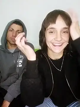 parejarica420 online show from May 20, 4:57 pm