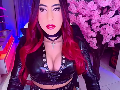 latexgoddes online show from February 4, 4:07 am