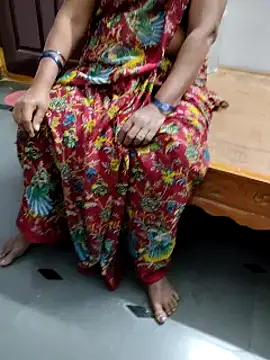 Snapshot of laxmitelugu78 chatting on February 2, 4:00 pm laxmitelugu78 online show from February 2, 4:00 pm