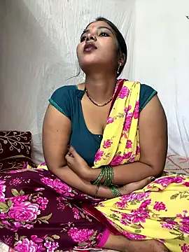 Snapshot of Simrandeshipp chatting on January 19, 5:44 am Simrandeshipp online show from January 19, 5:44 am