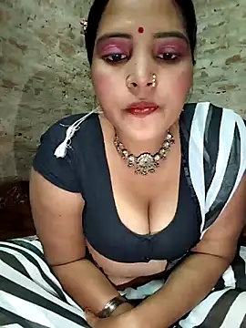 Snapshot of Simrandeshipp chatting on February 8, 3:48 pm Simrandeshipp online show from February 8, 3:48 pm