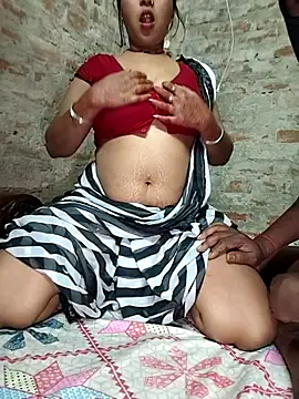 Snapshot of Simrandeshipp chatting on February 18, 4:36 pm Simrandeshipp online show from February 18, 4:36 pm