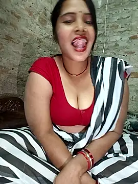 Snapshot of Simrandeshipp chatting on February 26, 4:28 pm Simrandeshipp online show from February 26, 4:28 pm