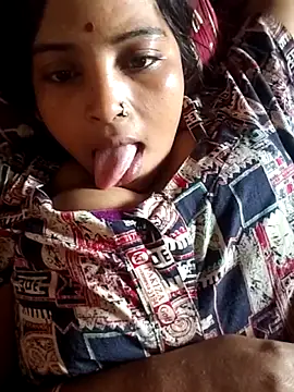 Snapshot of Simrandeshipp chatting on March 15, 8:20 am Simrandeshipp online show from March 15, 8:20 am