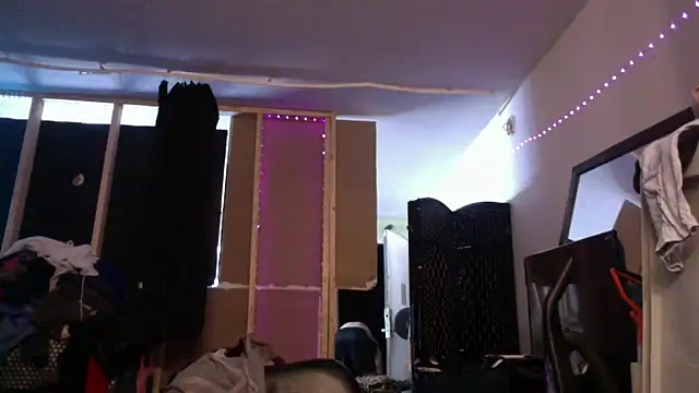 sexyhotstud12 online show from February 20, 3:45 am