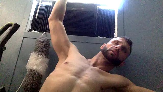 sexyhotstud12 online show from December 19, 4:25 pm