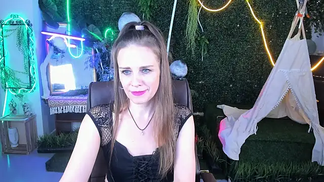 EmiliaBedy online show from November 6, 9:10 am