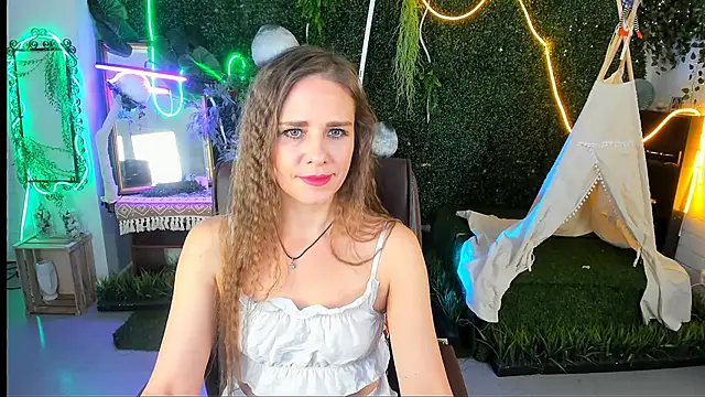 EmiliaBedy online show from November 12, 9:10 am