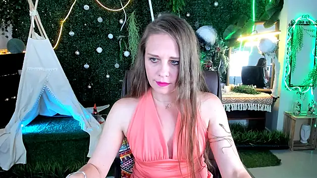 Snapshot of EmiliaBedy chatting on June 25, 9:36 am EmiliaBedy online show from June 25, 9:36 am