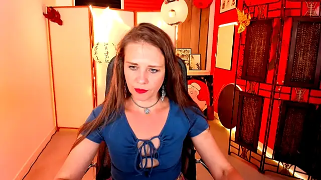 Snapshot of EmiliaBedy chatting on June 26, 5:12 am EmiliaBedy online show from June 26, 5:12 am