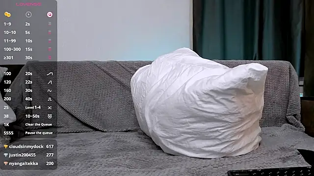 Shiny Jennifer online show from January 26, 10:46 pm