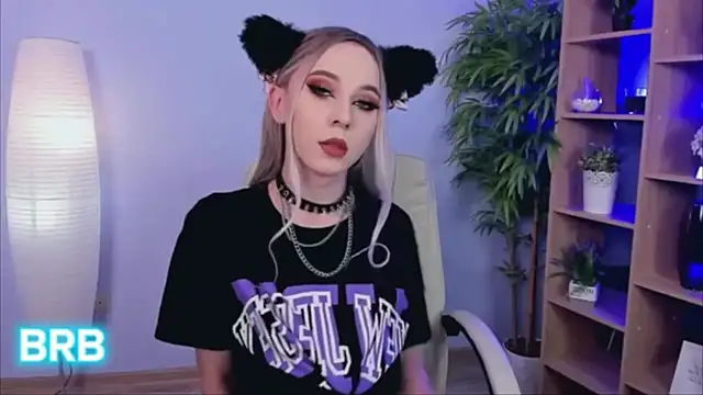 Shiny Jennifer online show from February 13, 7:56 am