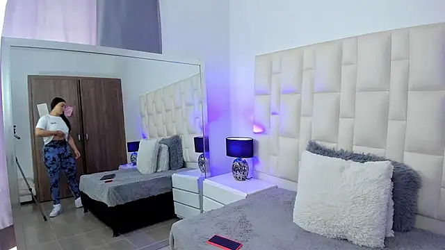 Ariana rouse online show from September 17, 5:36 pm