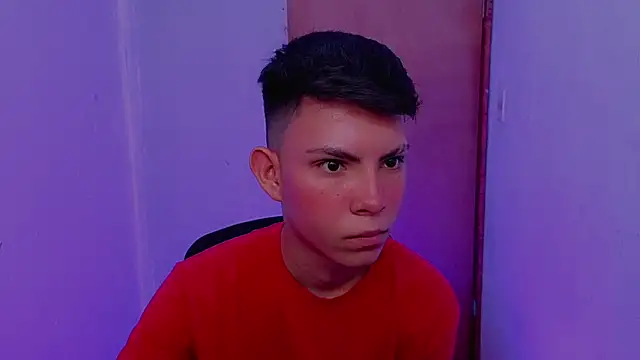 Snapshot of Alexxx_lov chatting on February 14, 12:35 pm Alexxx lov online show from February 14, 12:35 pm