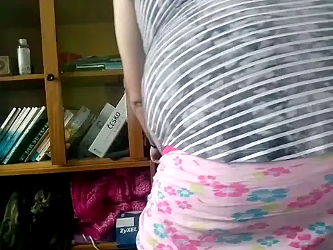 Snapshot of Adrianka chatting on October 20, 6:58 am Adrianka online show from October 20, 6:58 am
