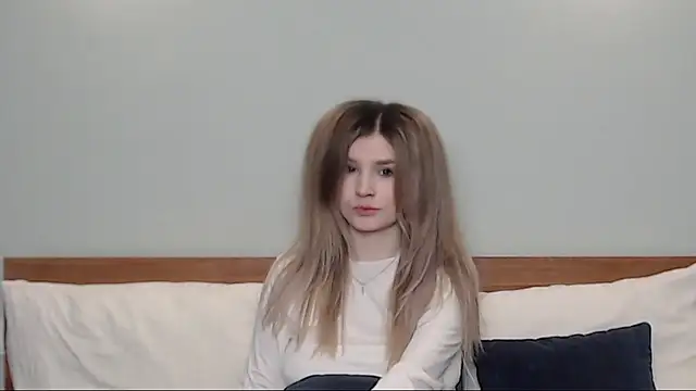 Chloe Addison online show from February 17, 3:25 am