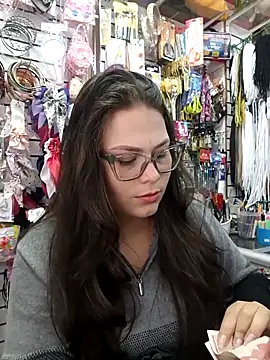 Vale Saenzz online show from February 18, 6:15 pm