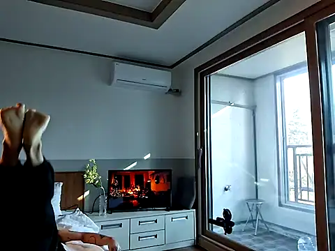 Snapshot of Doh728 chatting on February 24, 7:33 am Doh728 online show from February 24, 7:33 am