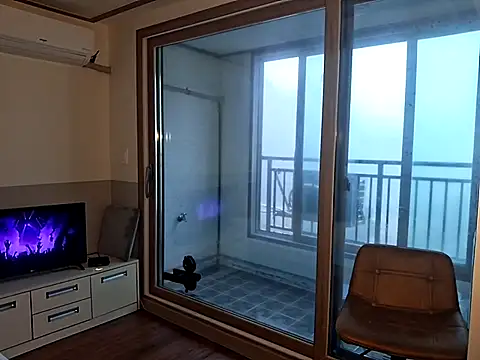 Snapshot of Doh728 chatting on March 2, 7:10 am Doh728 online show from March 2, 7:10 am