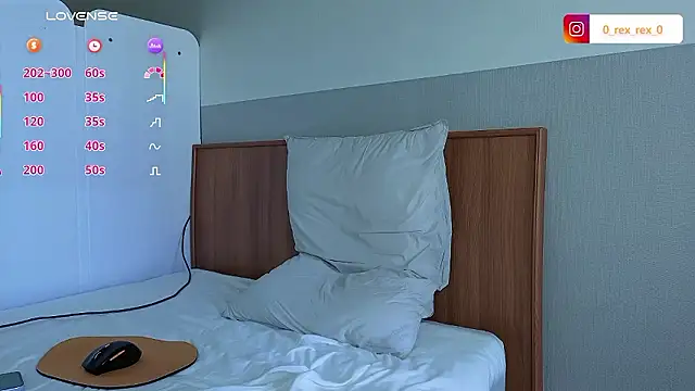 Snapshot of Doh728 chatting on October 10, 12:53 am Doh728 online show from October 10, 12:53 am