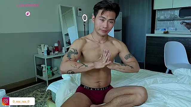 Snapshot of Doh728 chatting on November 15, 4:43 am Doh728 online show from November 15, 4:43 am