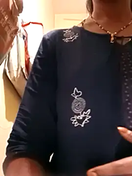 Snapshot of TeluguammayiMahi chatting on February 28, 10:09 am TeluguammayiMahi online show from February 28, 10:09 am