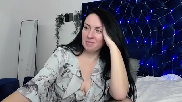 Snapshot of JacquelineElle chatting on February 23, 9:16 pm JacquelineElle online show from February 23, 9:16 pm