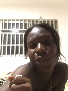 Snapshot of cutee2000 chatting on February 21, 5:02 am cutee2000 online show from February 21, 5:02 am