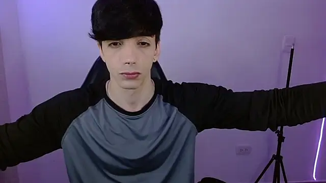 H3ll B0I online show from February 13, 11:56 pm