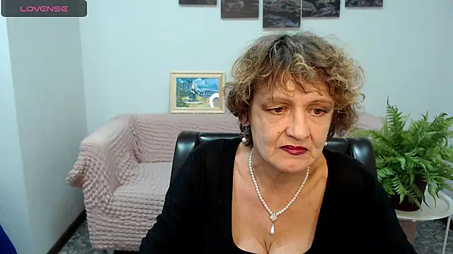 SexyGrandma  online show from February 5, 5:41 am