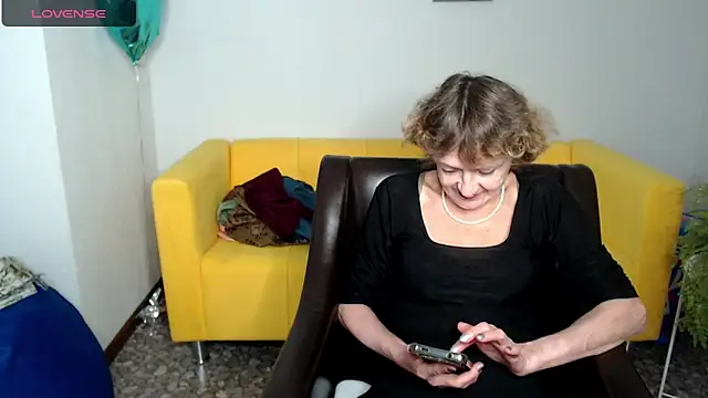 SexyGrandma  online show from March 1, 1:00 am