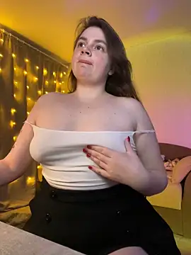 DearAlise online show from February 15, 8:54 pm