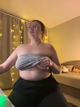 DearAlise online show from February 23, 6:23 pm