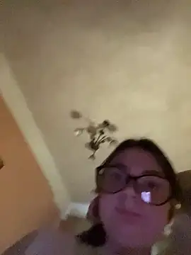 DearAlise online show from December 21, 12:23 pm