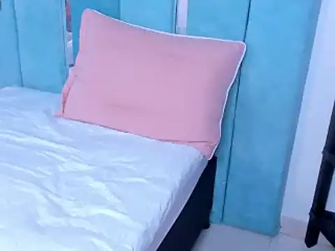 AlexxaSmall online show from February 5, 6:59 pm