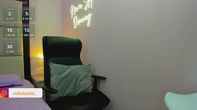 MelodyWinx online show from November 3, 11:15 pm