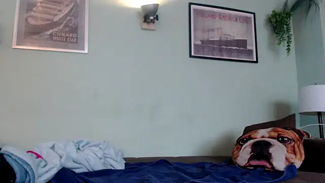 Astrid-Gilbert online show from February 15, 1:27 pm